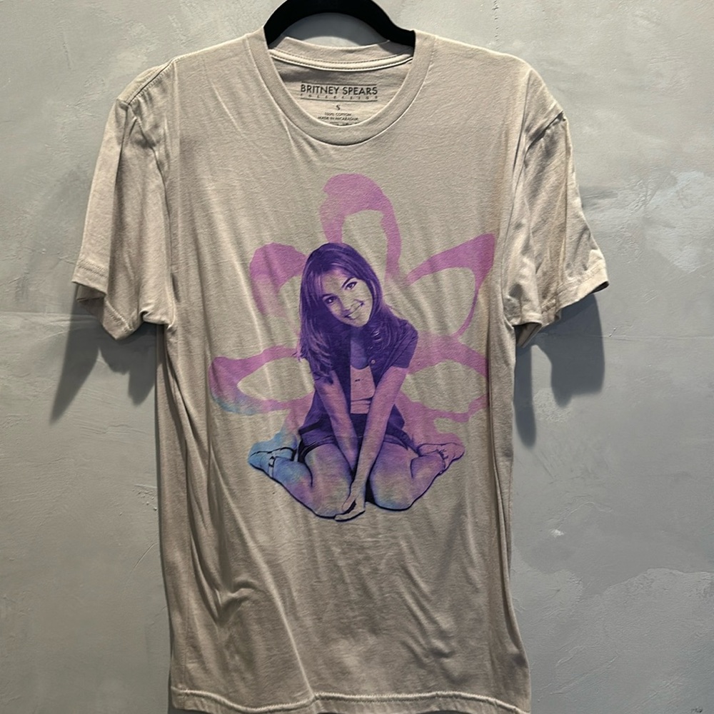 Britney Spears- baby one more time  t shirt small